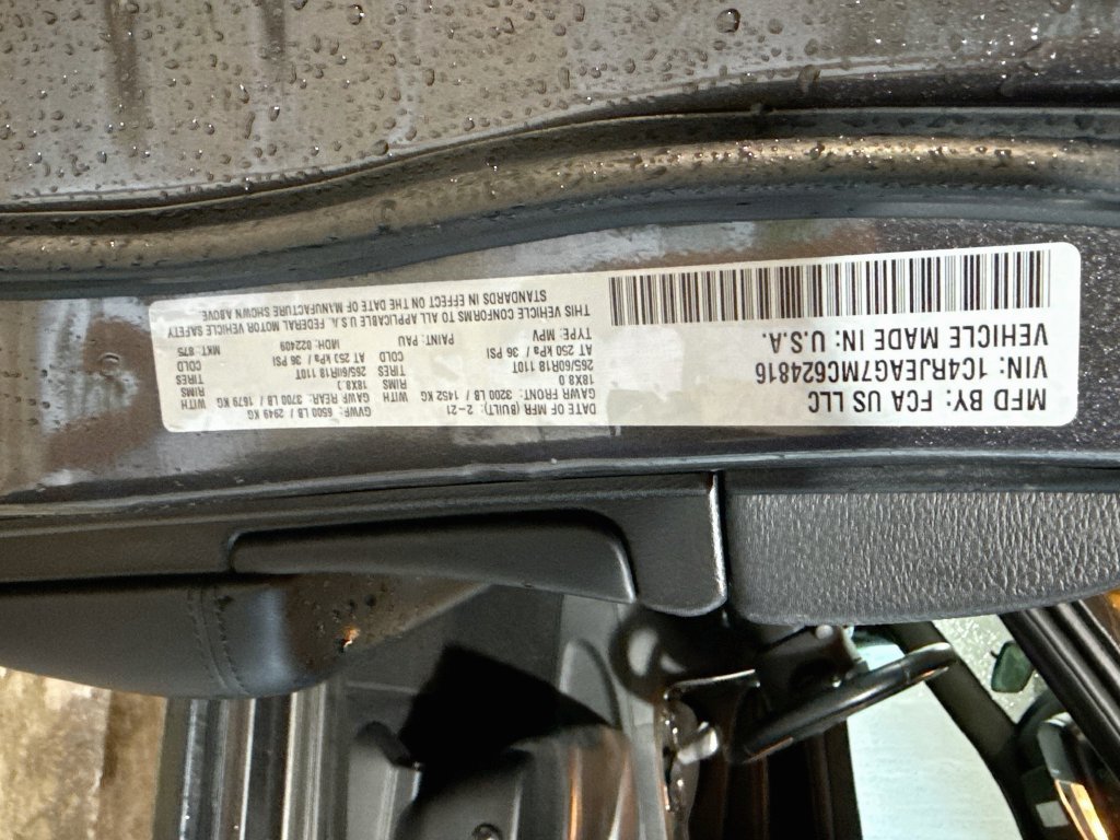 Used 2021 Jeep Grand Cherokee Laredo X RWD image 36