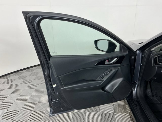 Used 2016 MAZDA MAZDA3 i Sport w/ Preferred Equipment Package FWD image 12