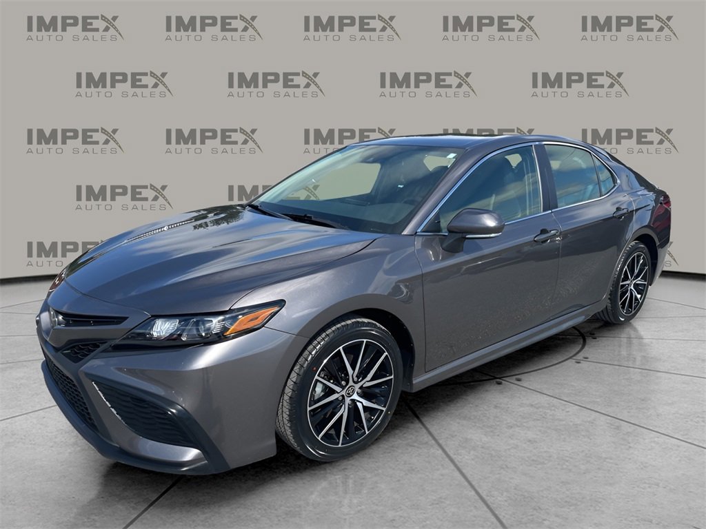 Used 2024 Toyota Camry SE
