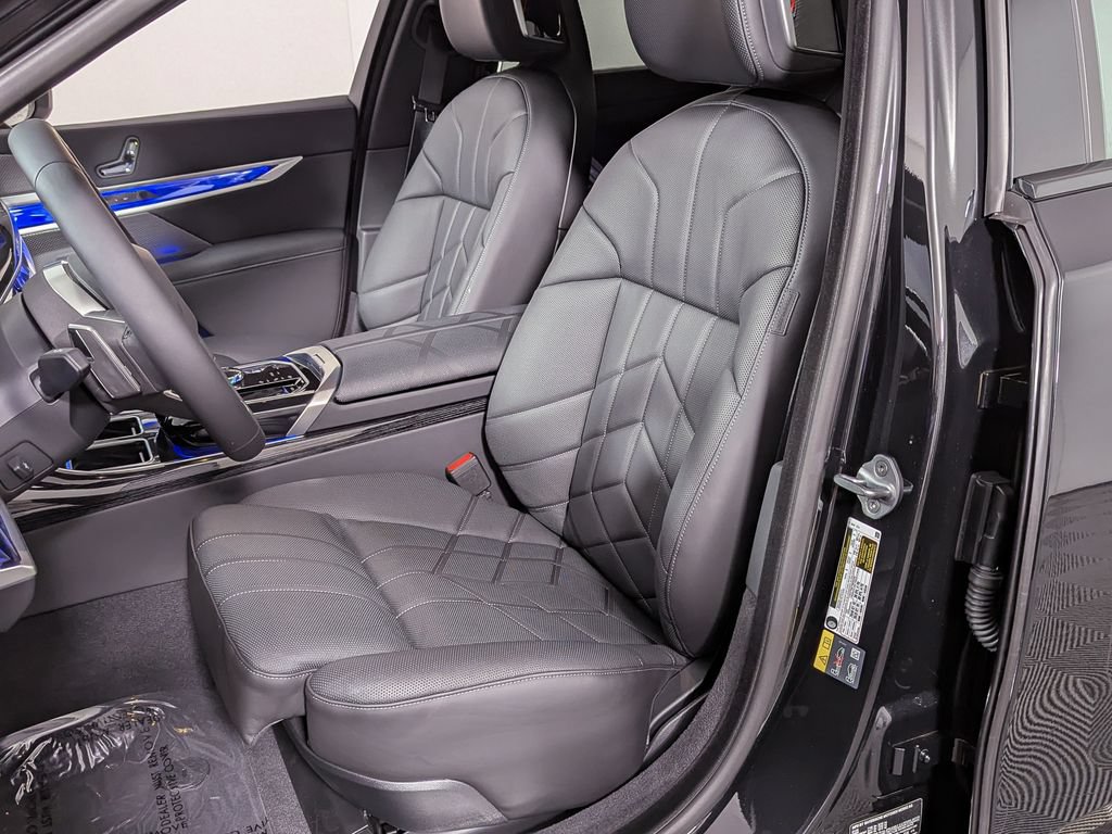 Used 2026 BMW i7 xDrive60 AWD/4WD image 18