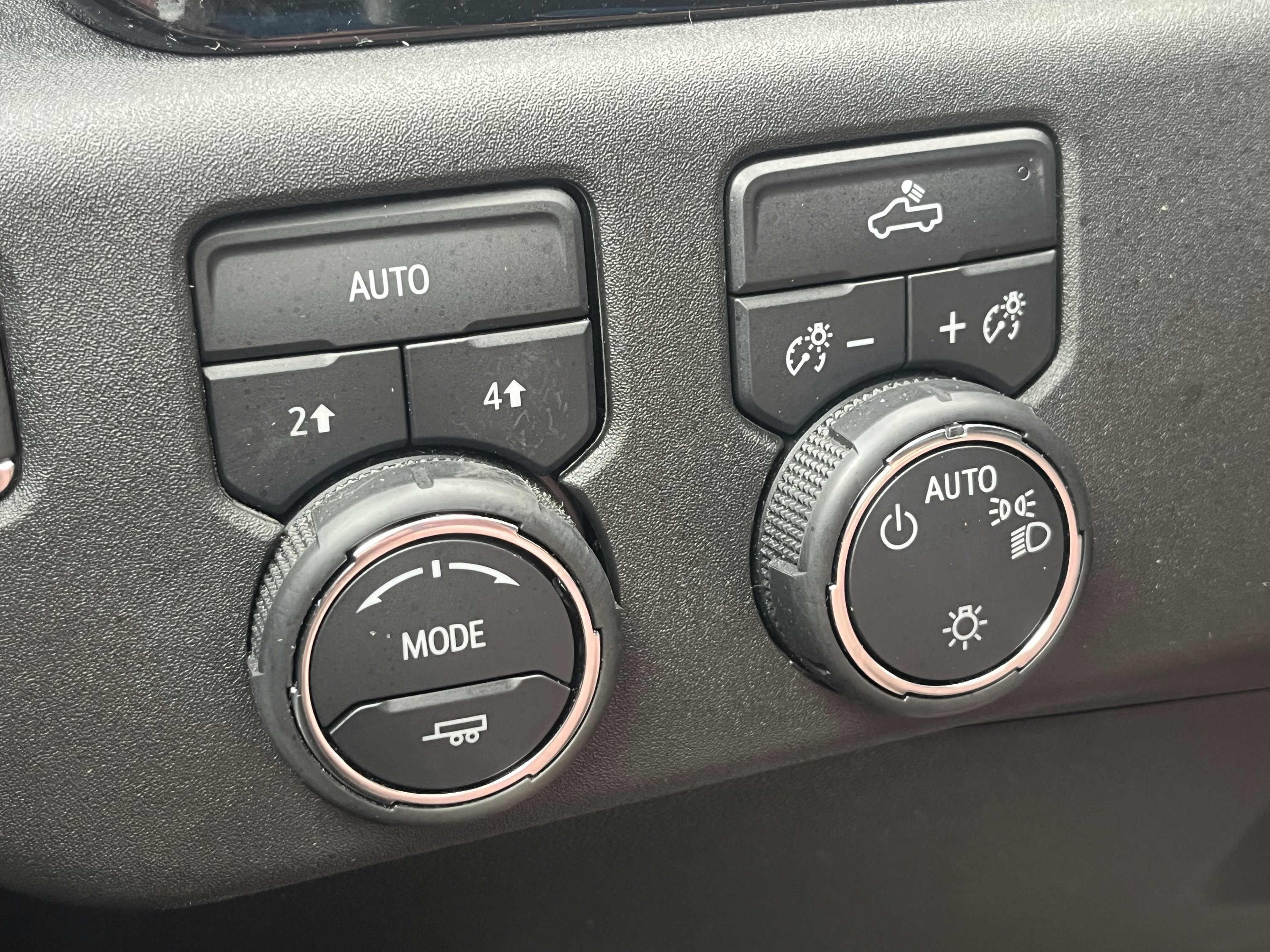 Used 2024 Chevrolet Silverado 1500 LT AWD/4WD image 22