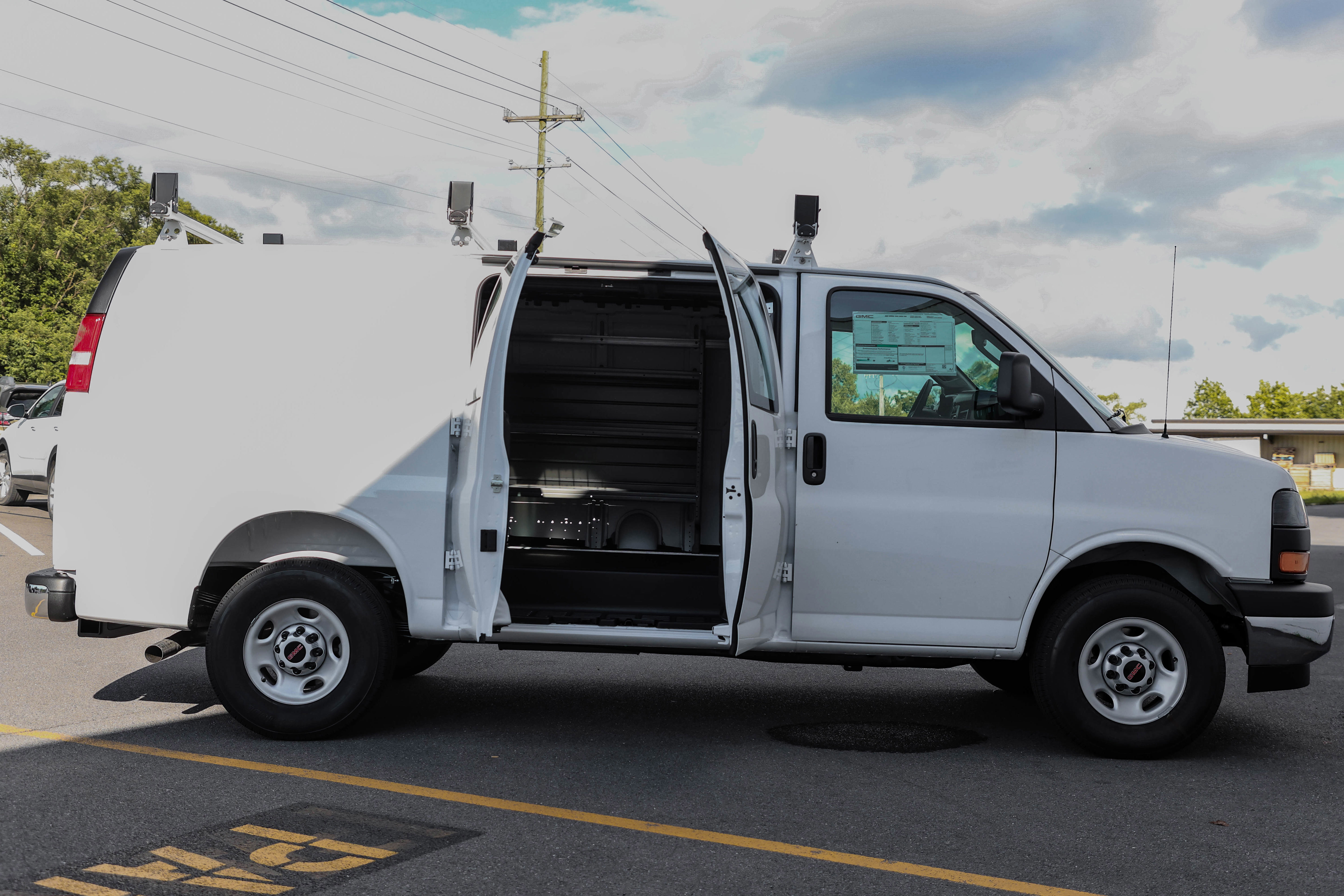 New 2025 GMC Savana 3500 w/ Driver Convenience Package image 10