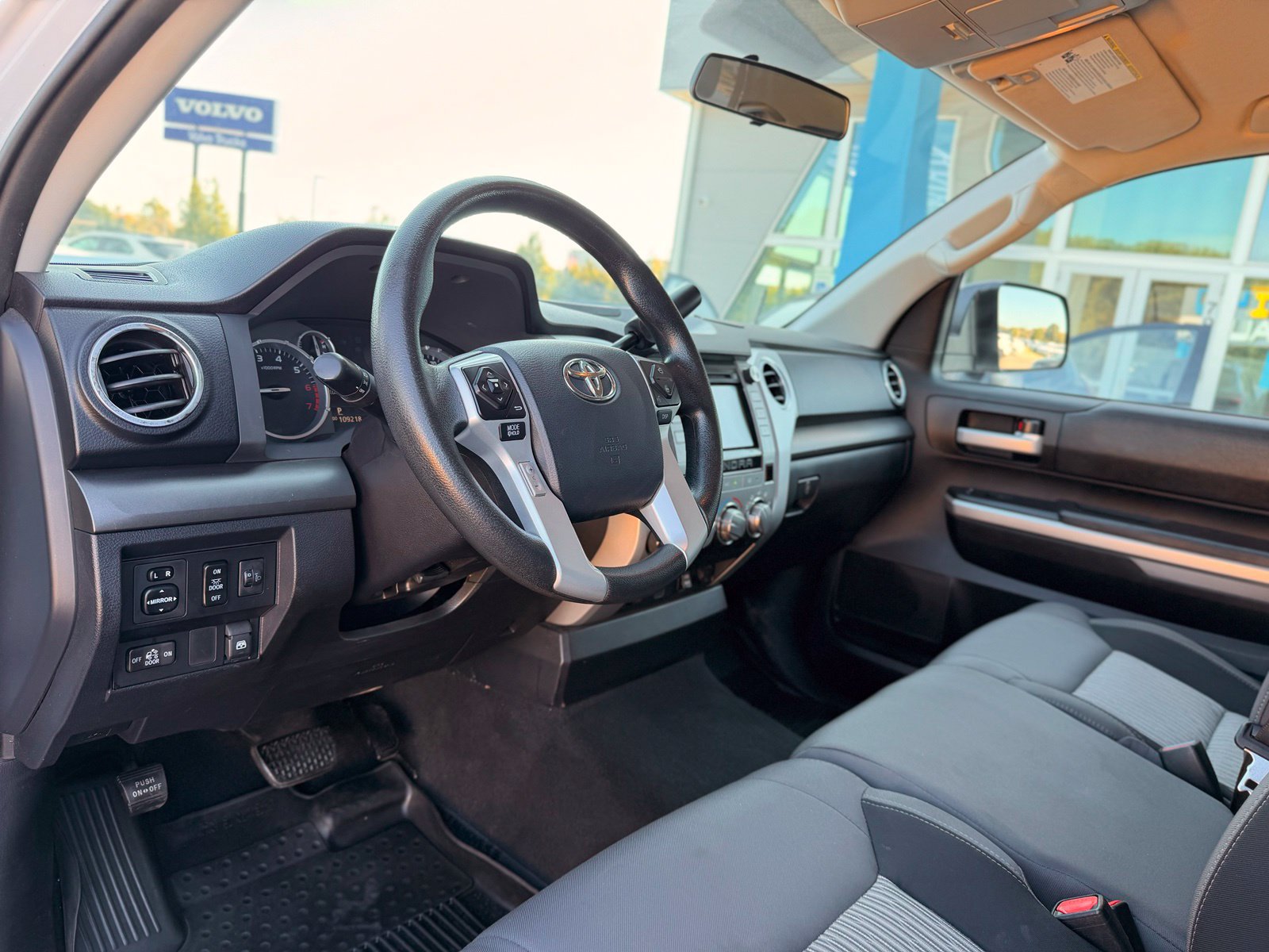 Used 2017 Toyota Tundra SR5 w/ TRD Off Road Package AWD/4WD image 20