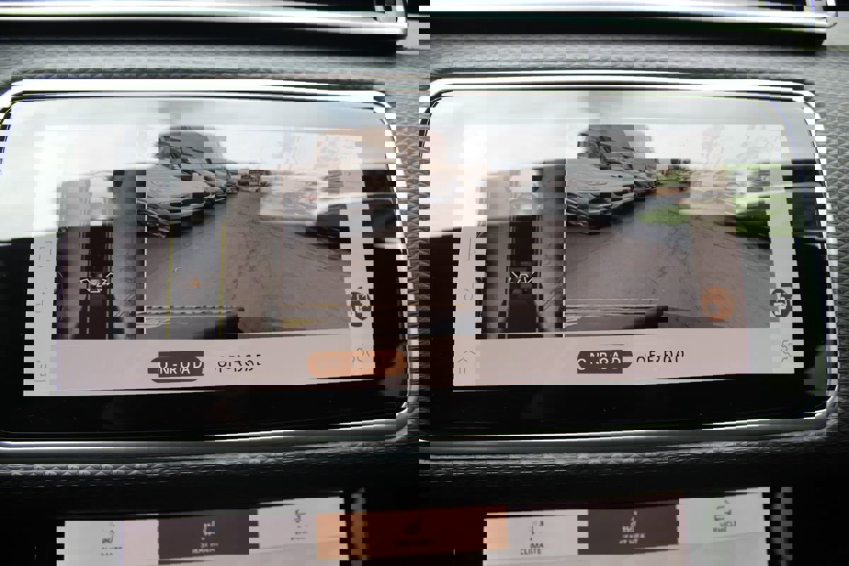 Used 2021 Land Rover Range Rover Velar R-Dynamic S image 31