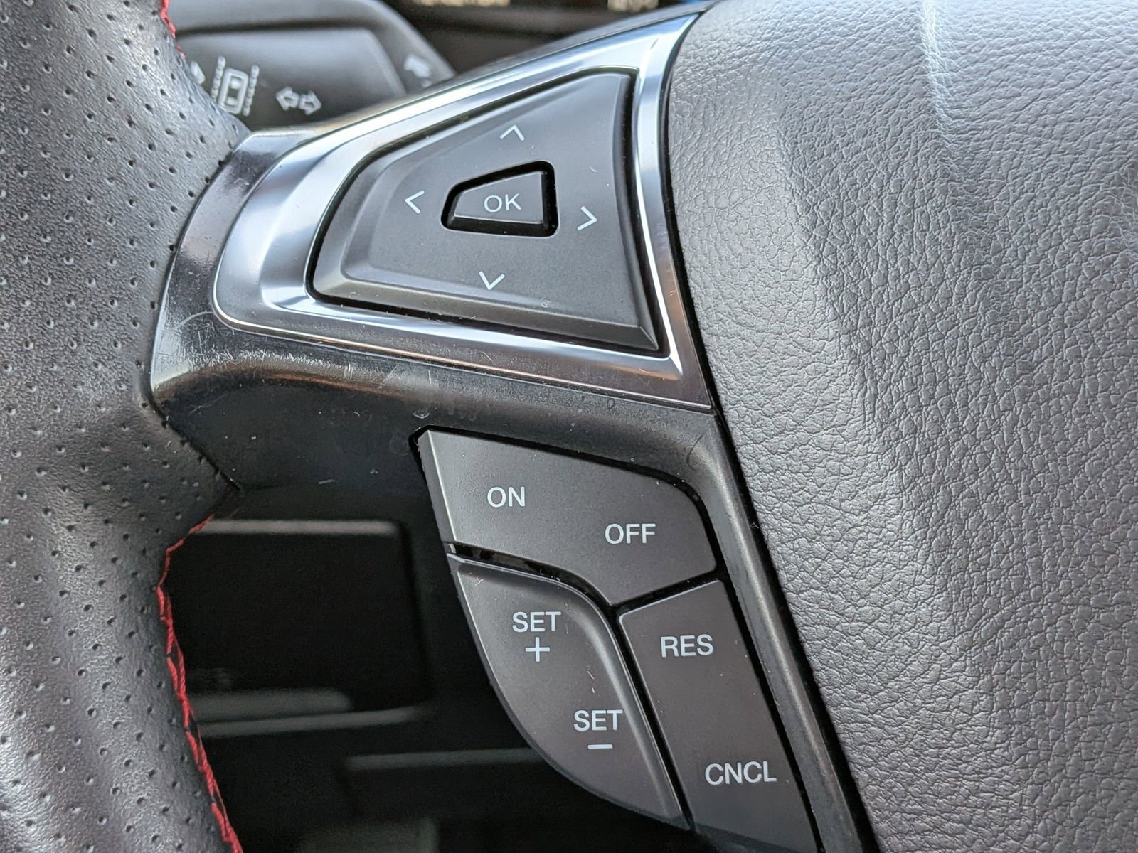 Certified 2024 Ford Edge ST-Line image 30