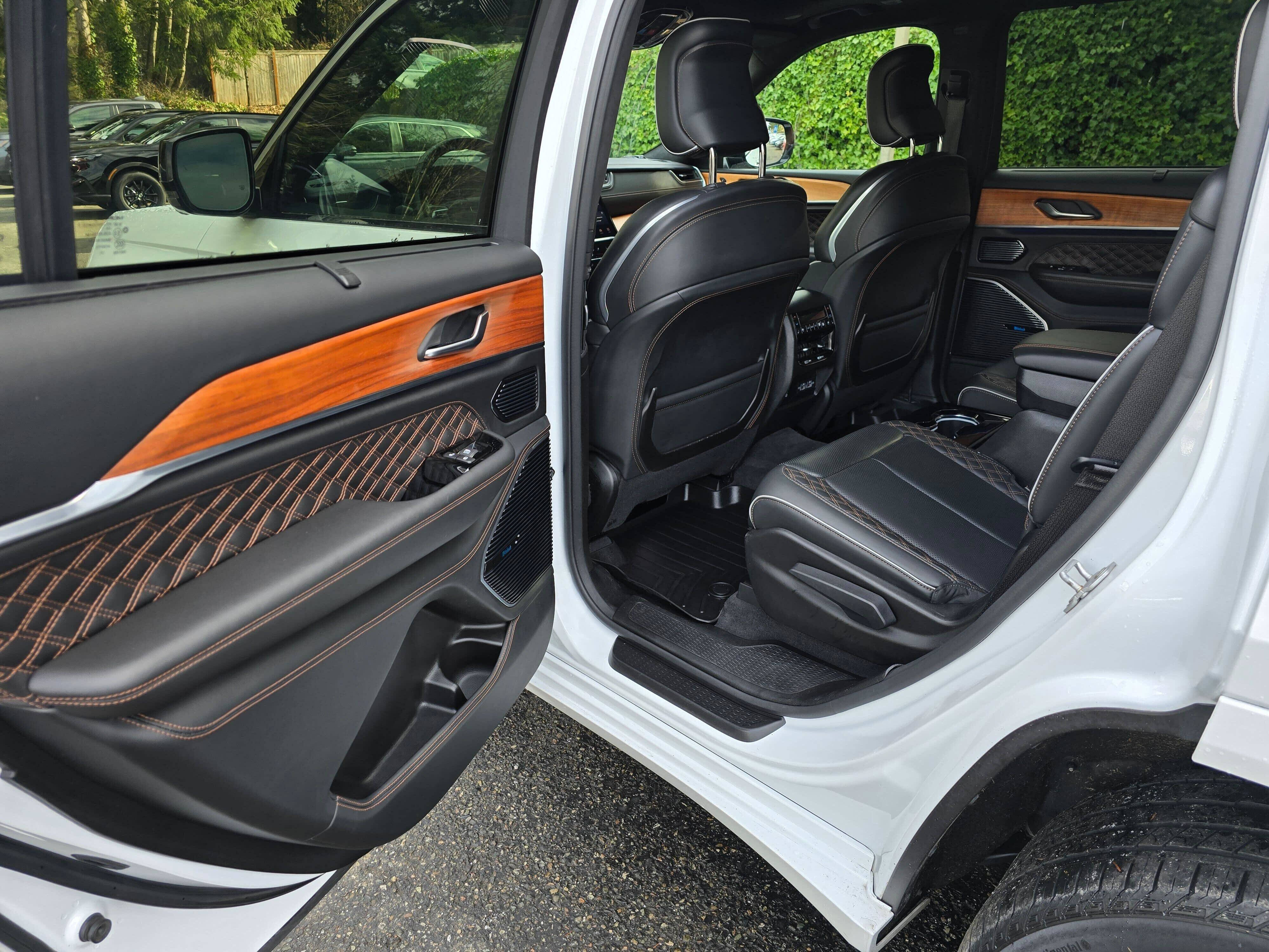 Used 2021 Jeep Grand Cherokee L Summit image 17