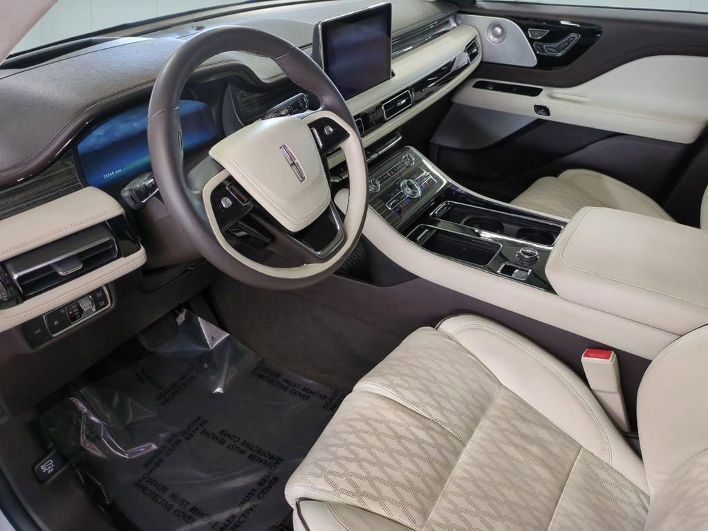 Certified 2023 Lincoln Aviator Black Label w/ Dynamic Handling Package image 11
