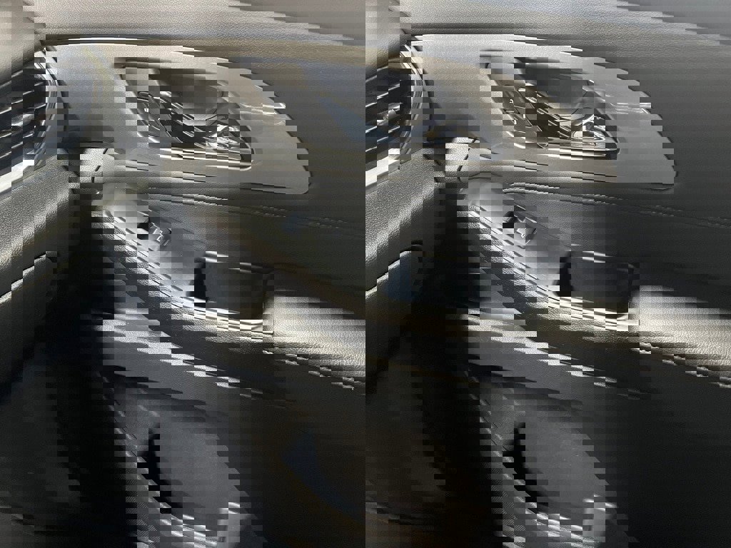 Used 2023 Chevrolet Traverse LT w/ Midnight/Sport Edition image 27