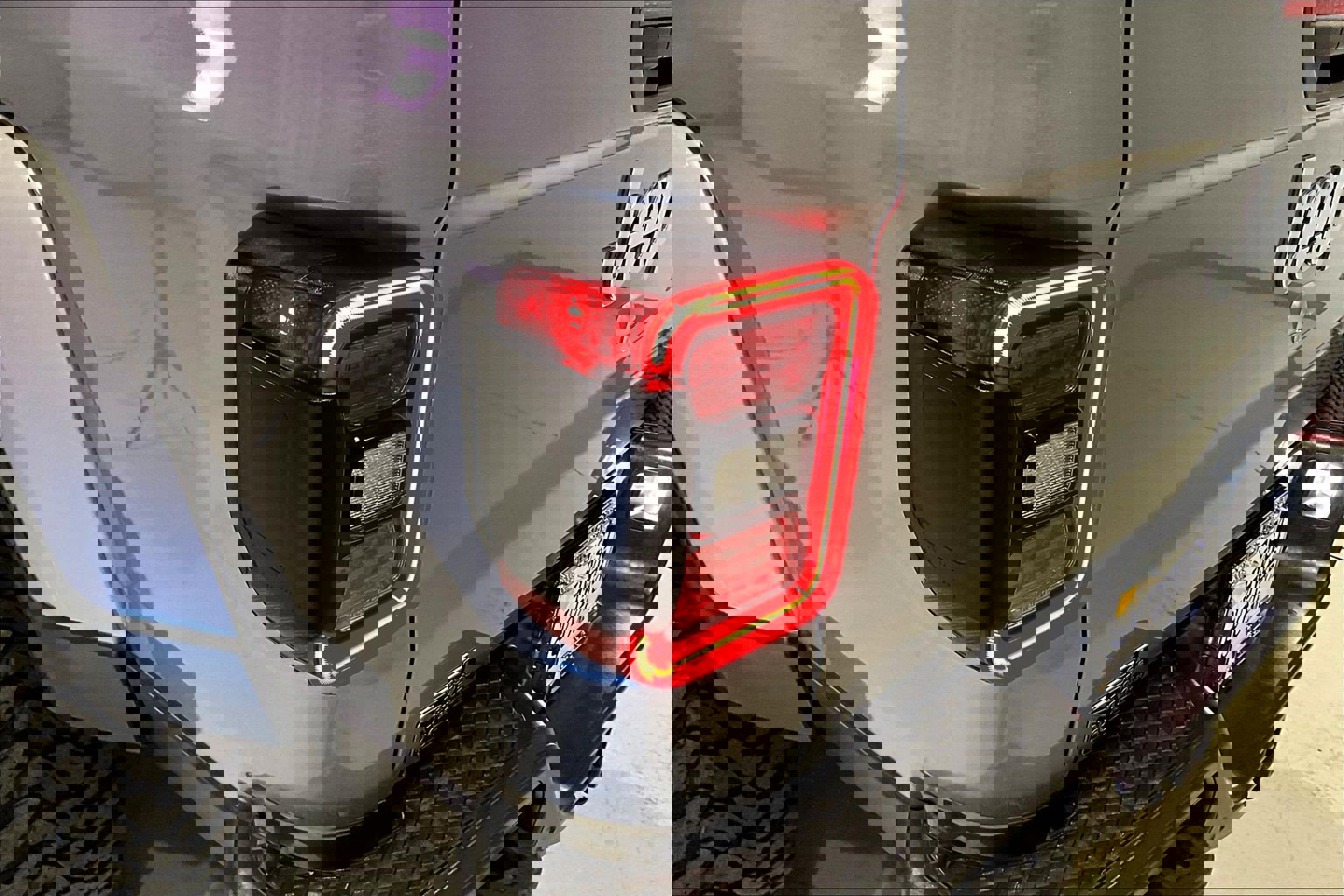 Used 2020 Jeep Gladiator Overland image 23