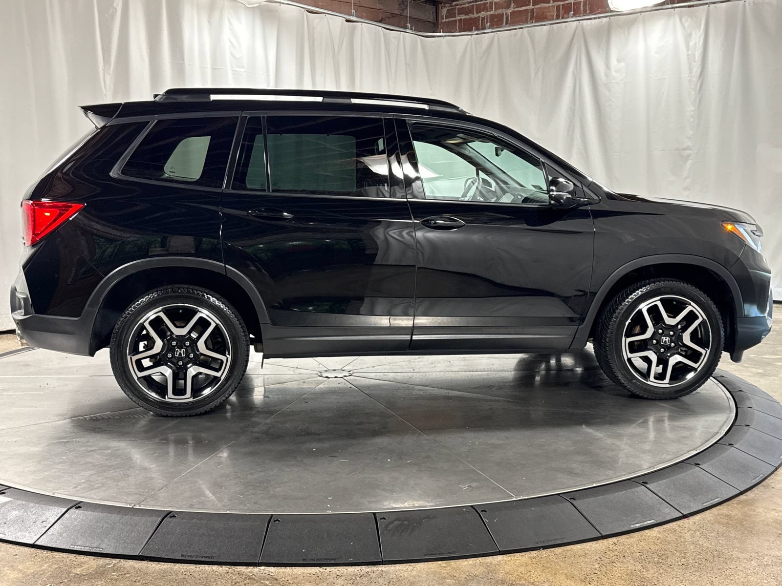 Certified 2023 Honda Passport Elite image 6