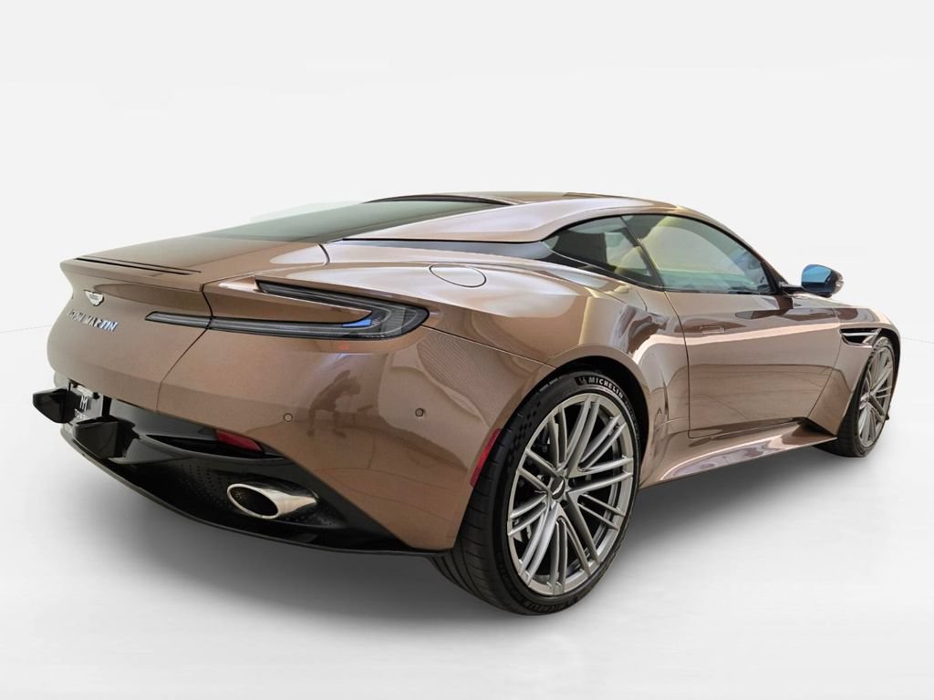 Used 2024 Aston Martin DB12 Coupe RWD image 9