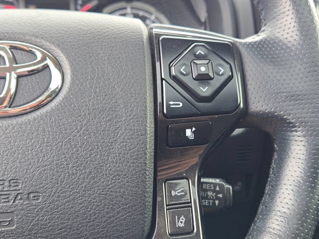 Used 2023 Toyota 4Runner TRD Off-Road Premium w/ Moonroof Package AWD/4WD image 47
