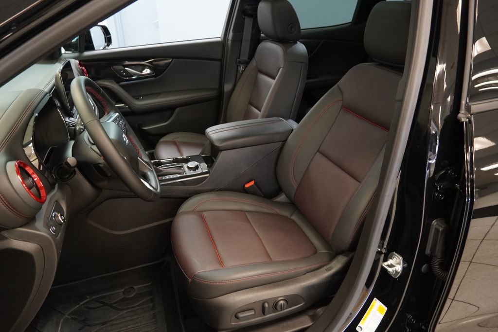 Used 2025 Chevrolet Blazer RS w/ LPO, Floor Liner Package AWD/4WD image 4