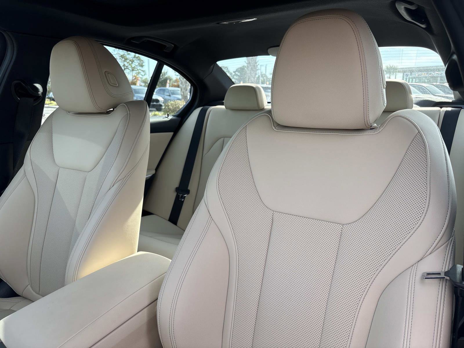 Certified 2025 BMW 330i xDrive Sedan w/ M Sport Package image 21