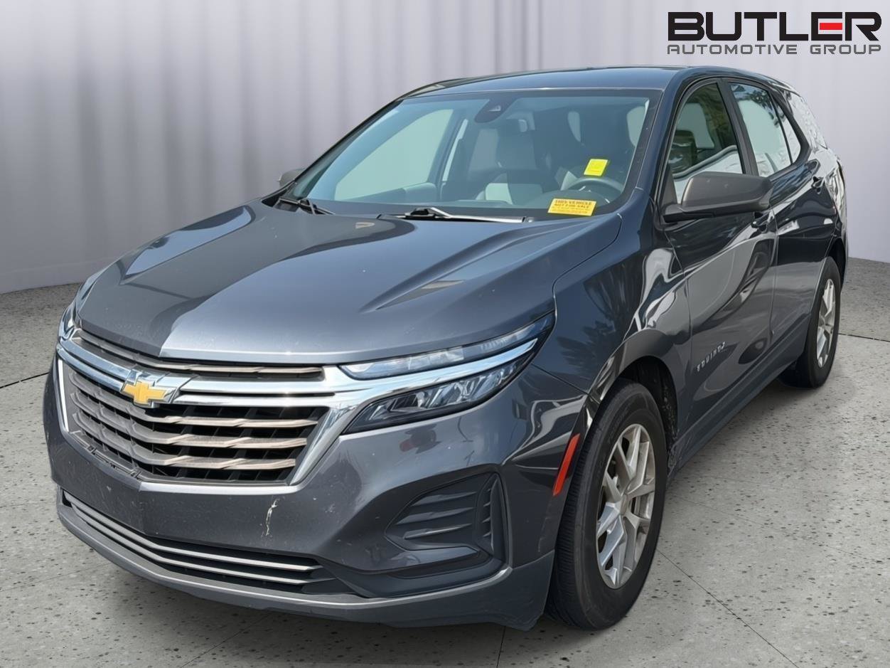 Used 2022 Chevrolet Equinox LS FWD image 2