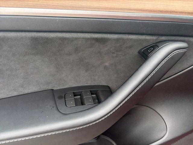 Used 2023 Tesla Model 3 Standard Range RWD image 4