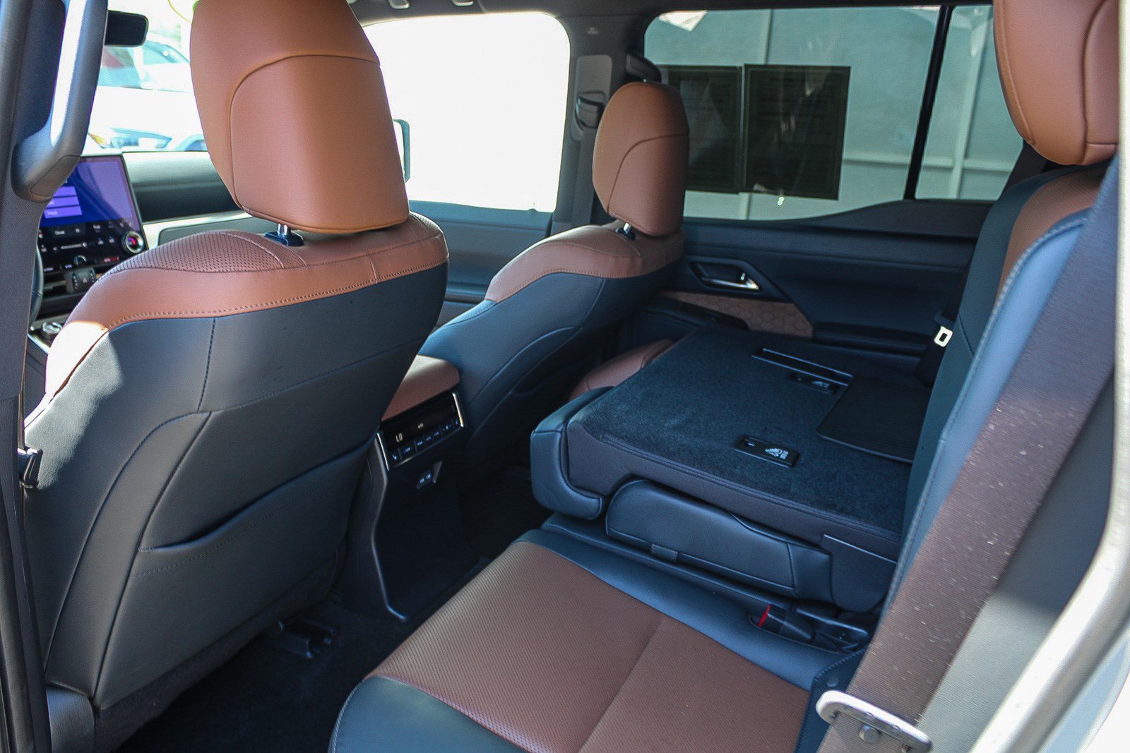 Used 2026 Lexus GX 550 w/ Accessory Package (2T) AWD/4WD image 20