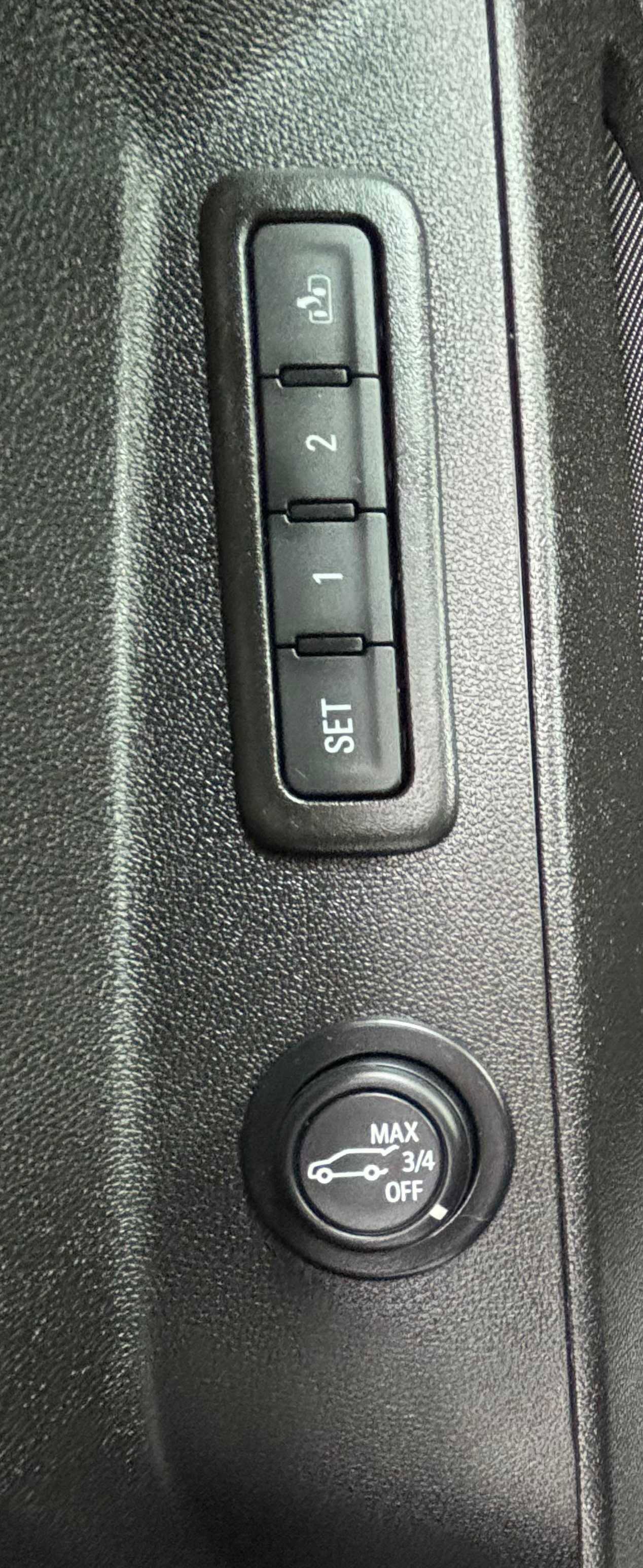 Used 2024 Chevrolet Equinox Premier image 20