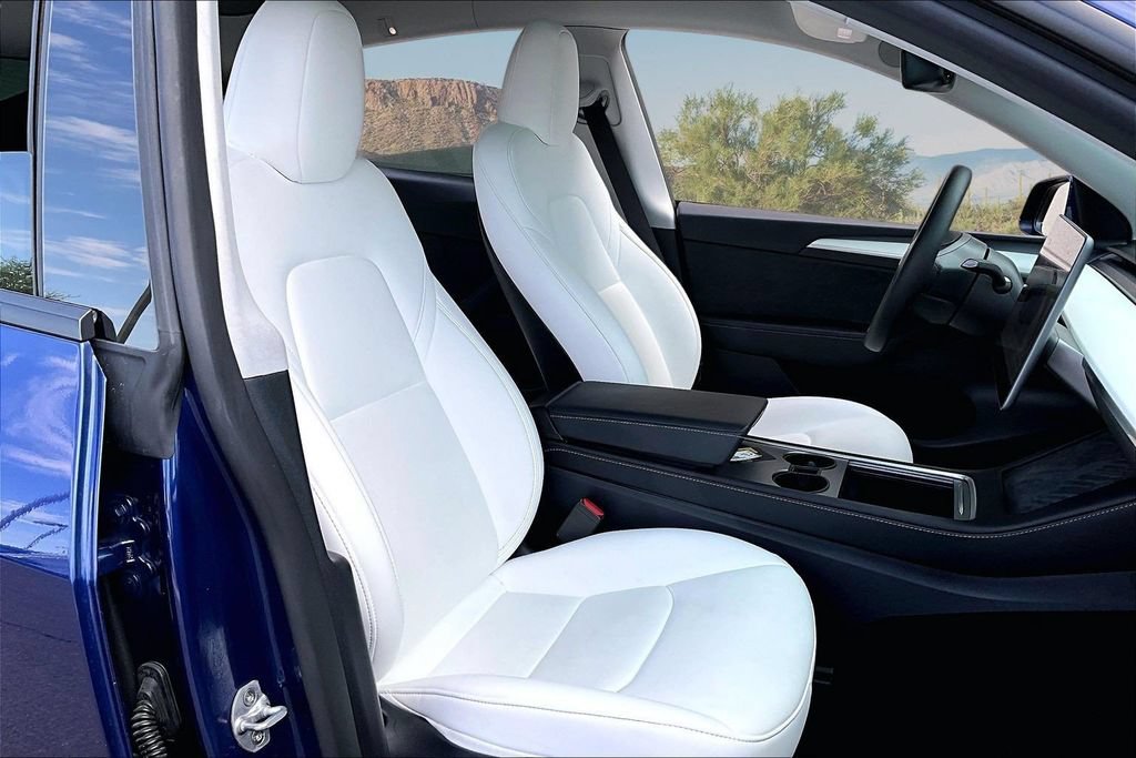 Used 2025 Tesla Model Y Long Range RWD image 7