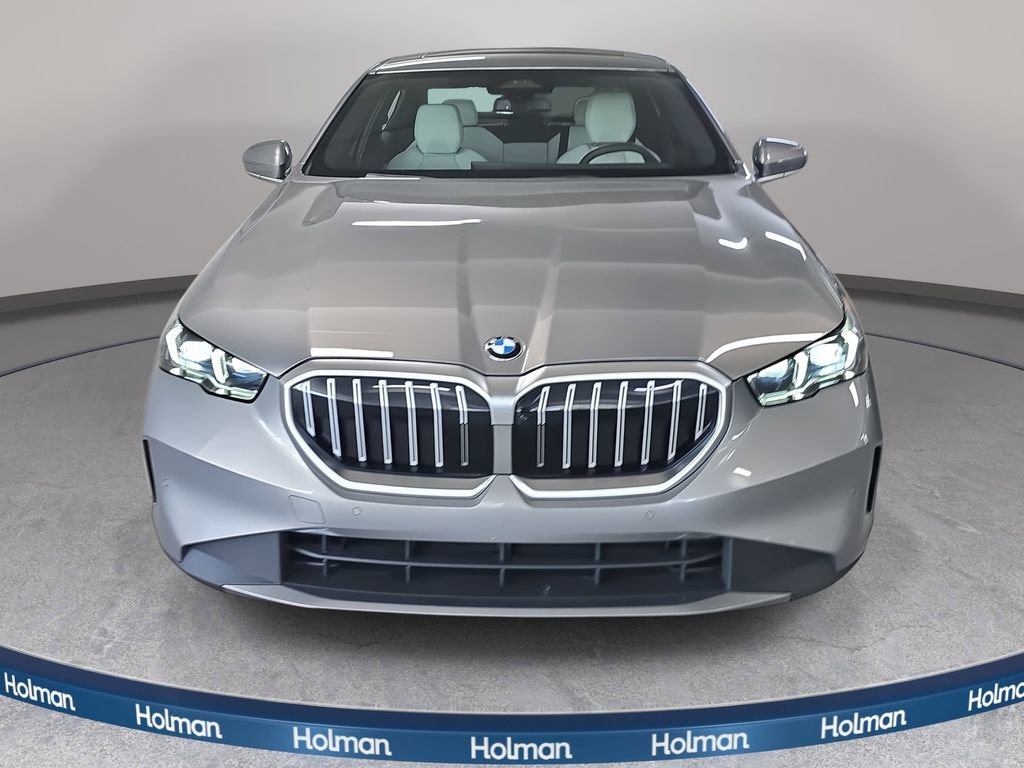 Used 2026 BMW 530i w/ Premium Package image 3