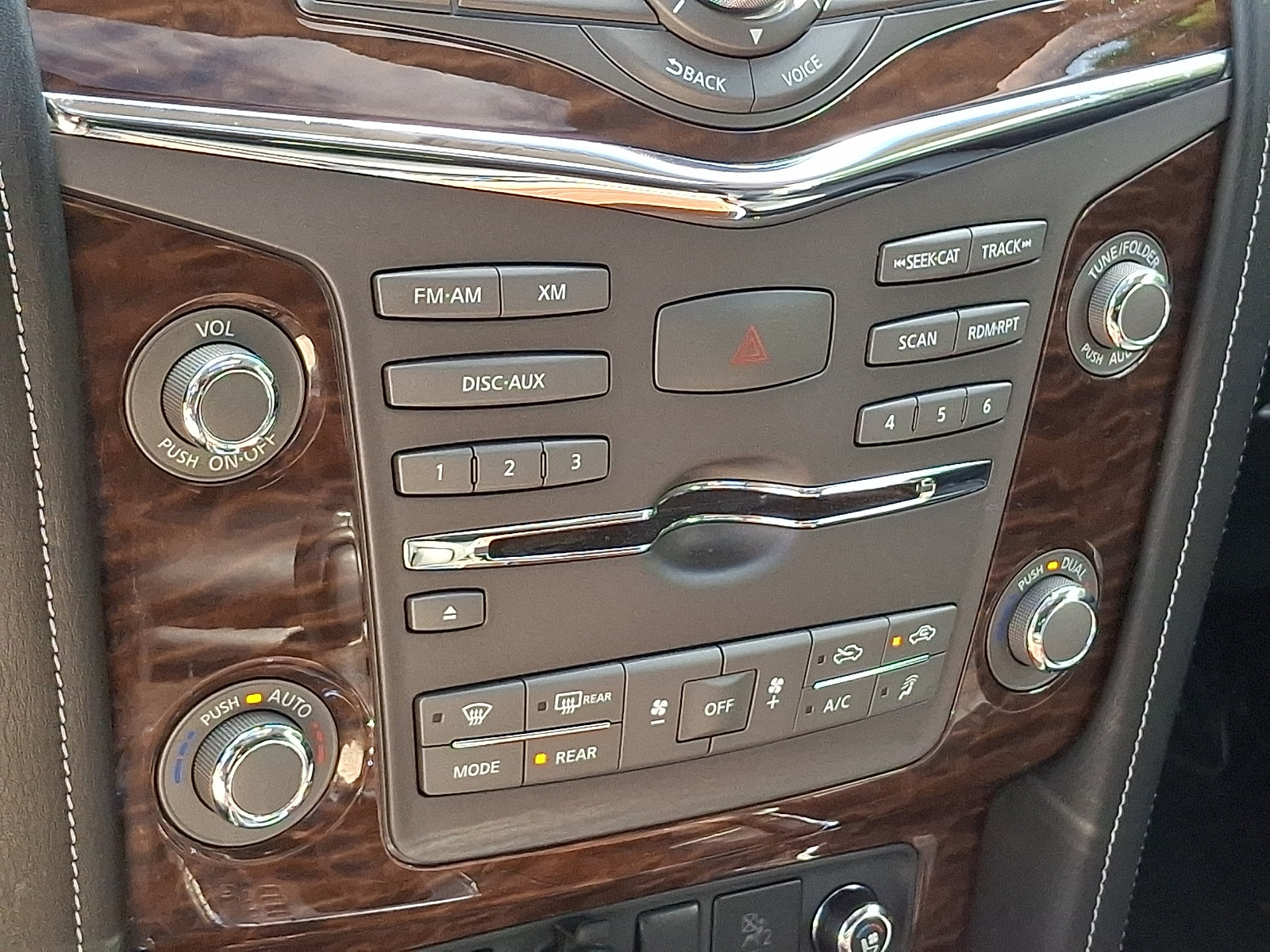 Used 2017 Nissan Armada Platinum AWD/4WD image 18