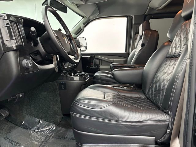 Used 2021 Chevrolet Express 2500 image 19