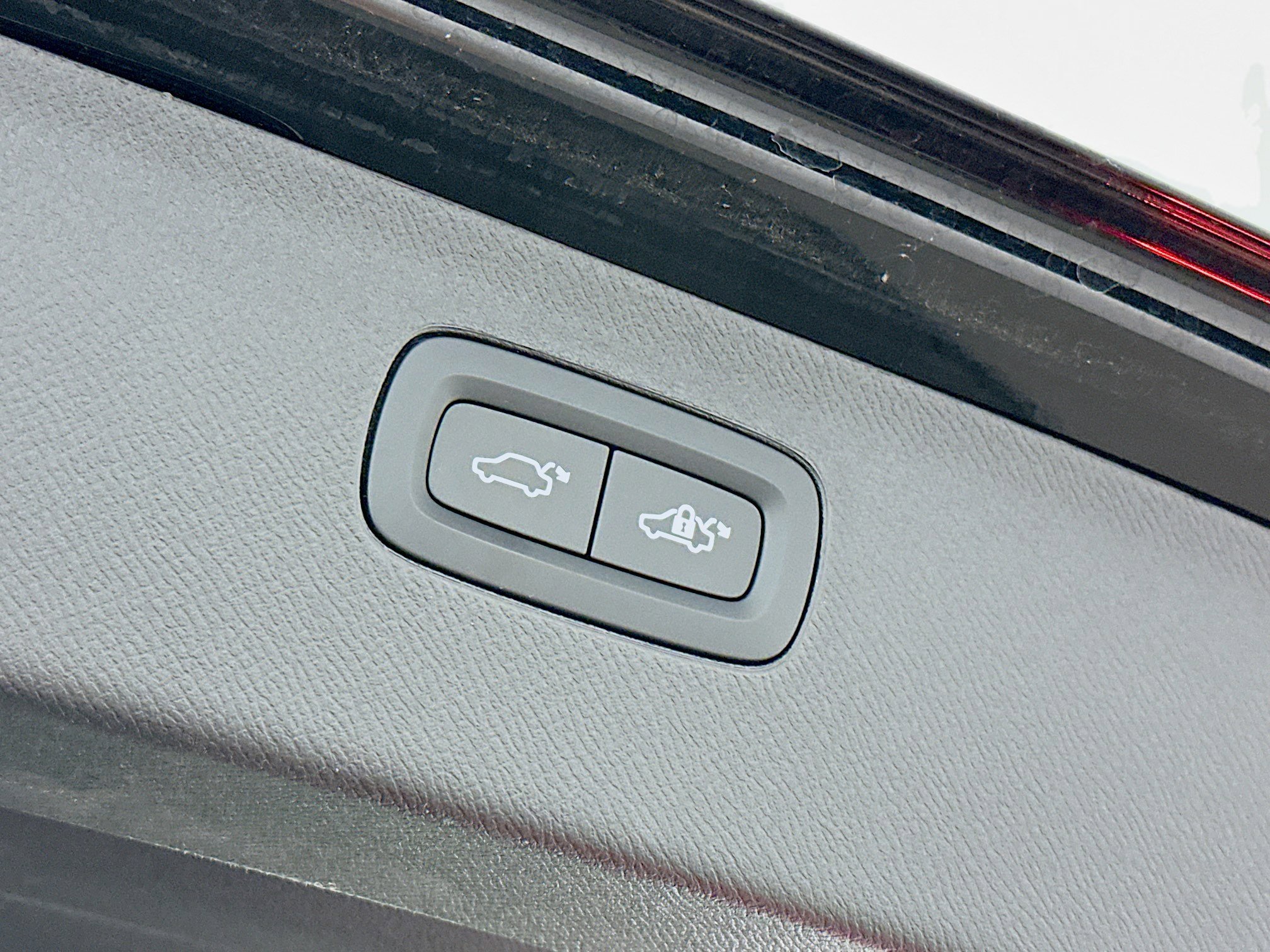 Used 2025 Volvo XC90 B6 Plus image 33