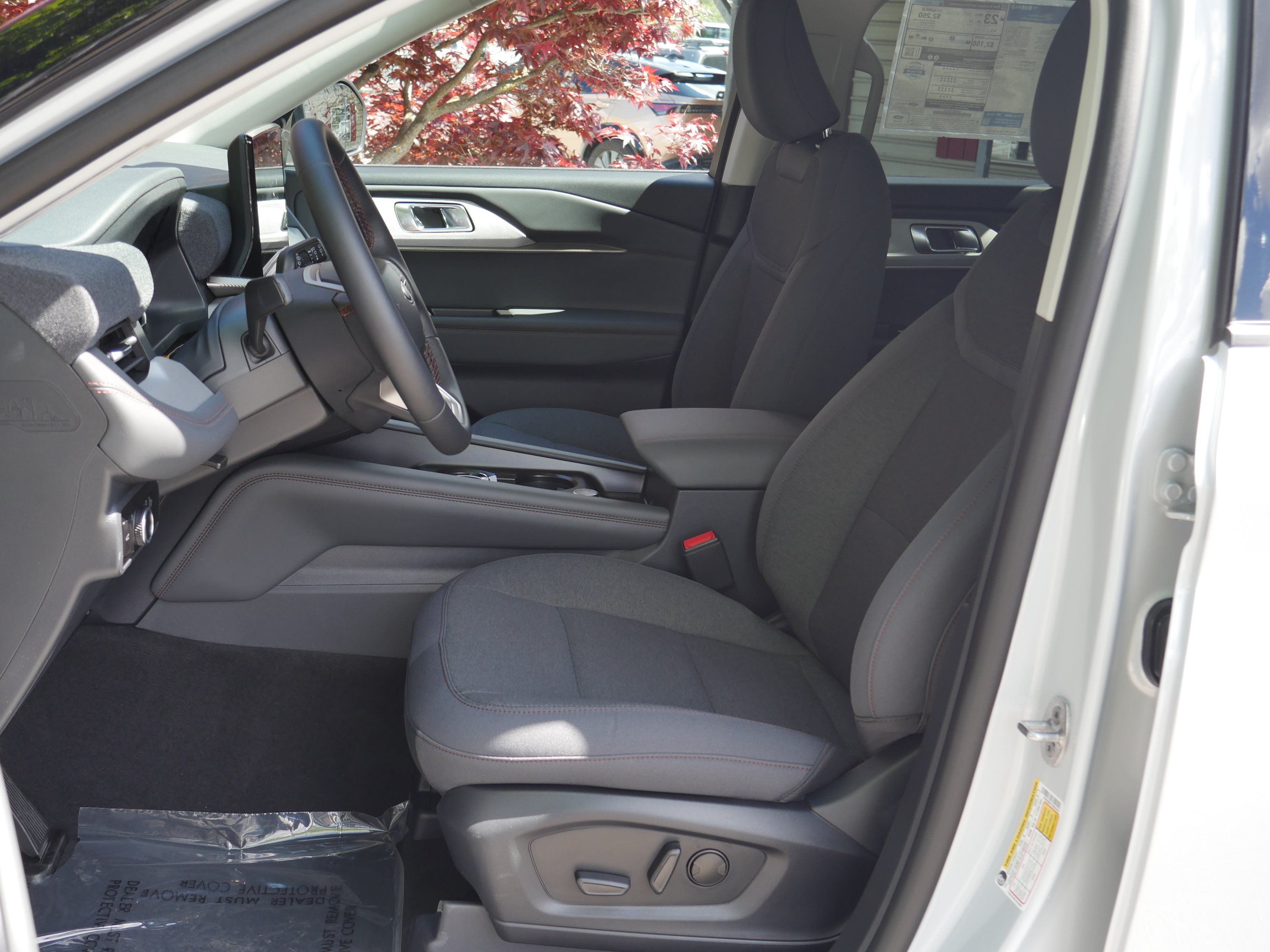 New 2026 Ford Explorer Active AWD/4WD image 3