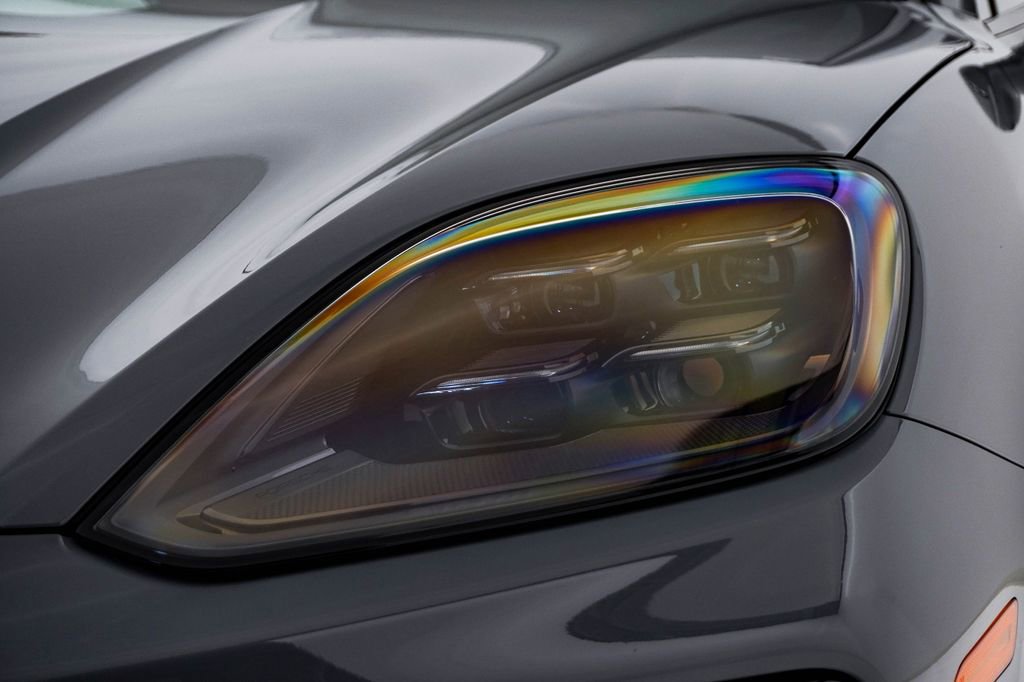 Certified 2025 Porsche Cayenne Coupe image 7