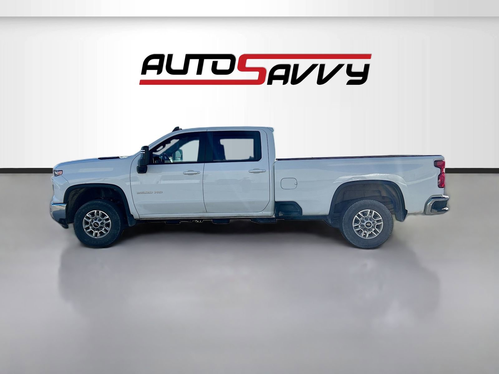 Used 2024 Chevrolet Silverado 2500 LT w/ Z71 Off-Road Package image 4