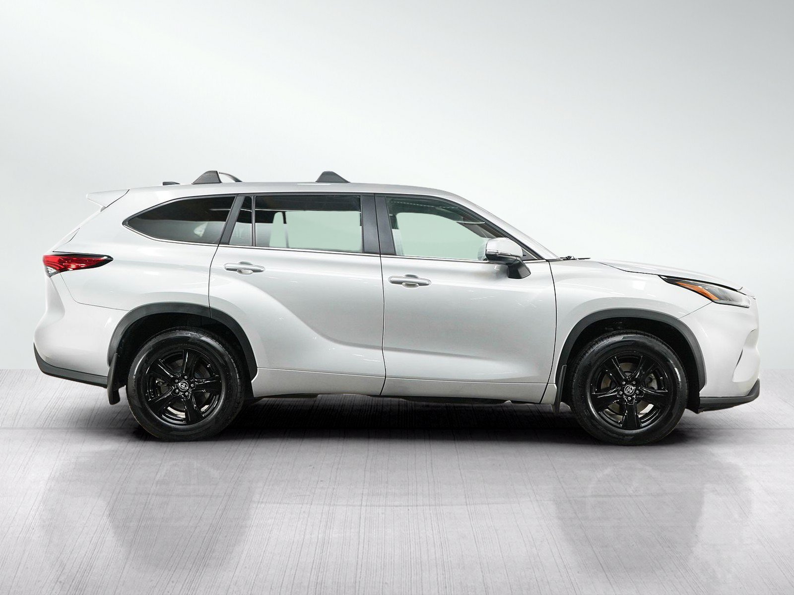 Used 2023 Toyota Highlander L AWD/4WD image 7