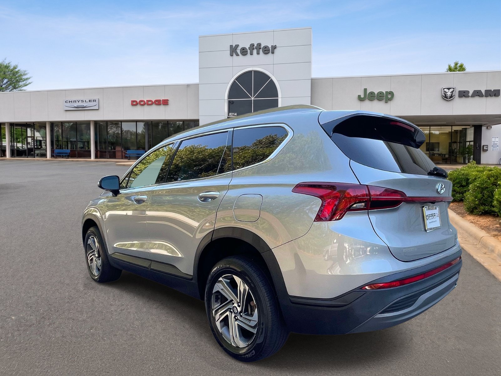 Used 2023 Hyundai Santa Fe SEL AWD/4WD image 4