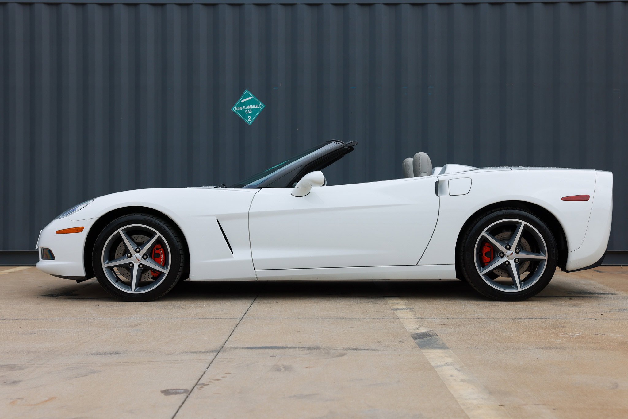 Used 2011 Chevrolet Corvette Convertible w/ Preferred Equipment Group RWD image 4
