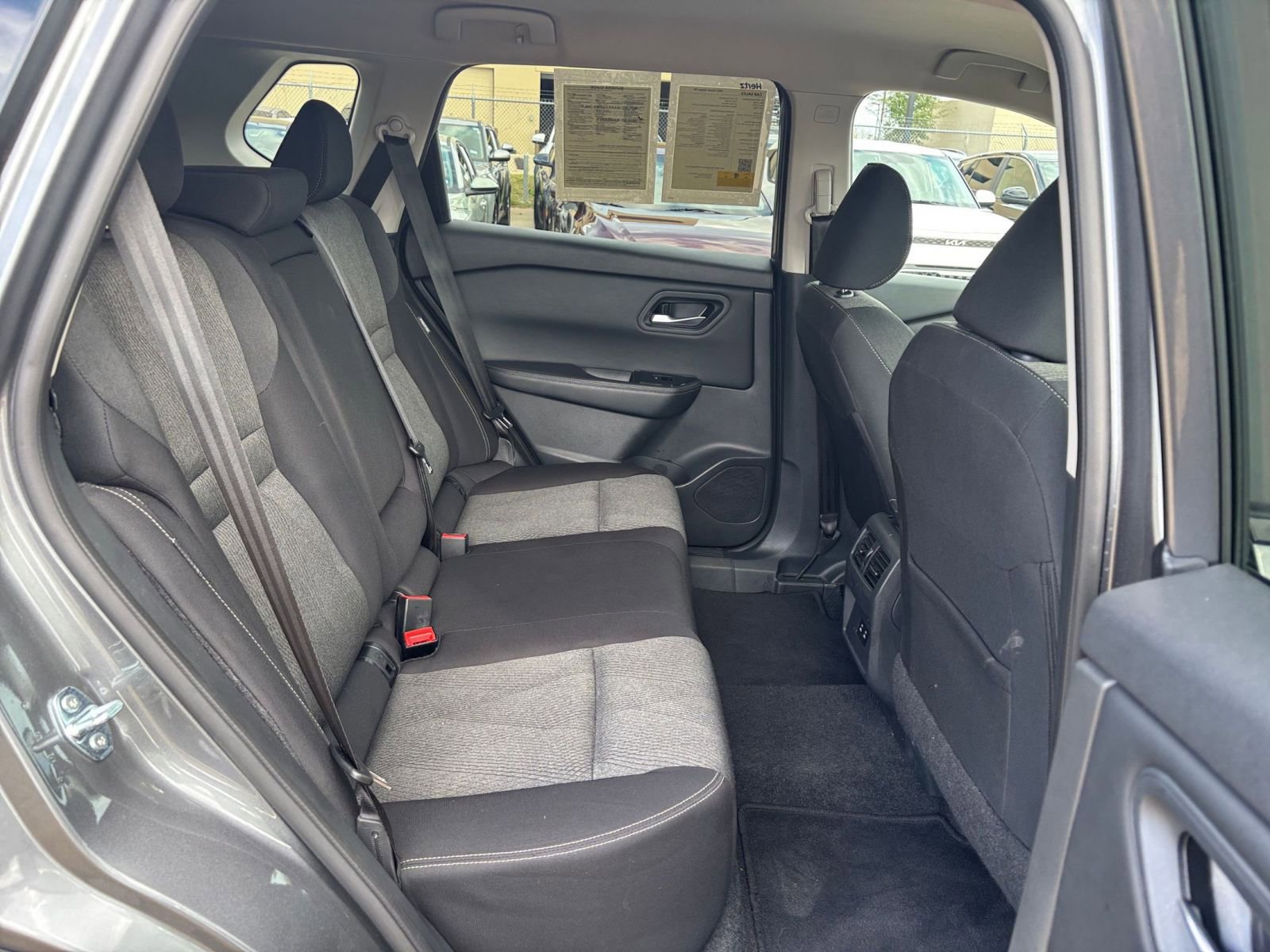 Used 2025 Nissan Rogue SV FWD image 28