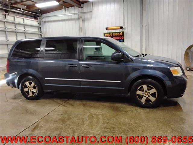 Used 2008 Dodge Grand Caravan SXT w/ Family Value Group FWD image 2