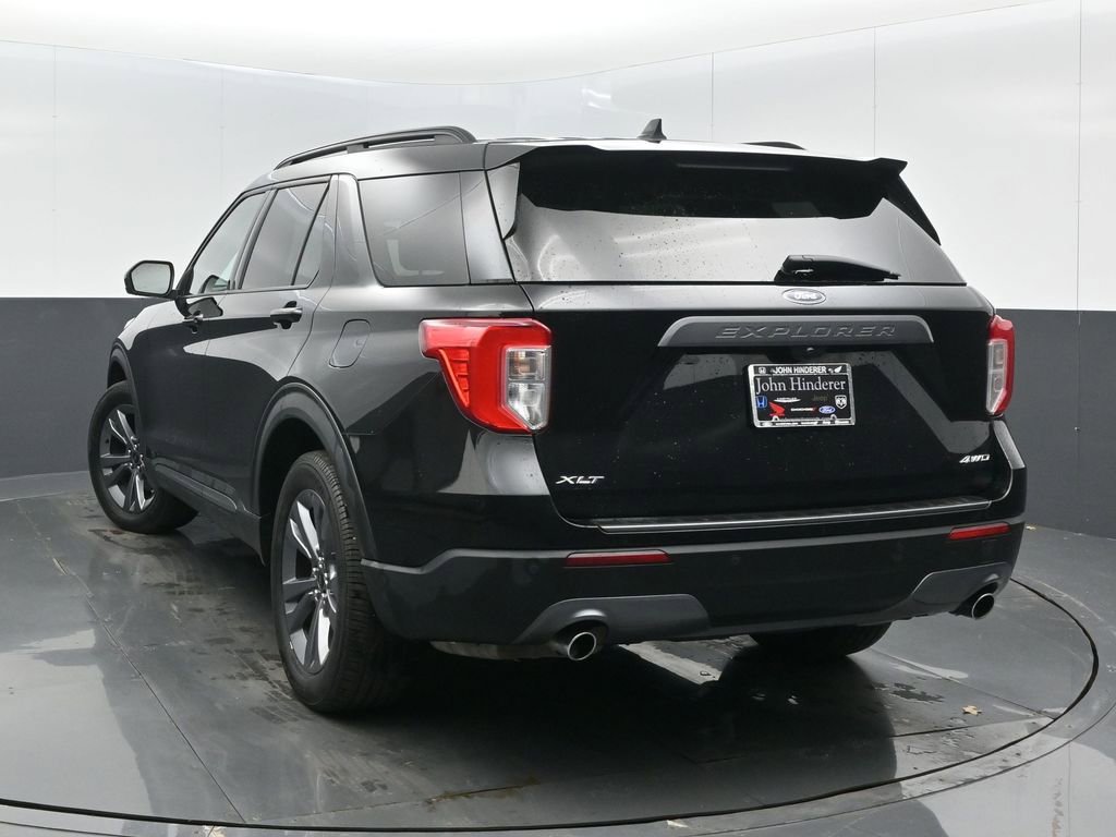 Used 2022 Ford Explorer XLT w/ Equipment Group 202A image 6