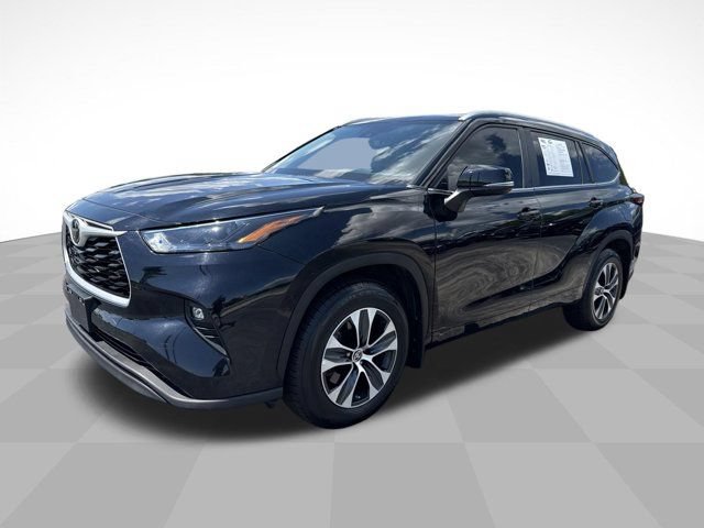 Used 2024 Toyota Highlander XLE