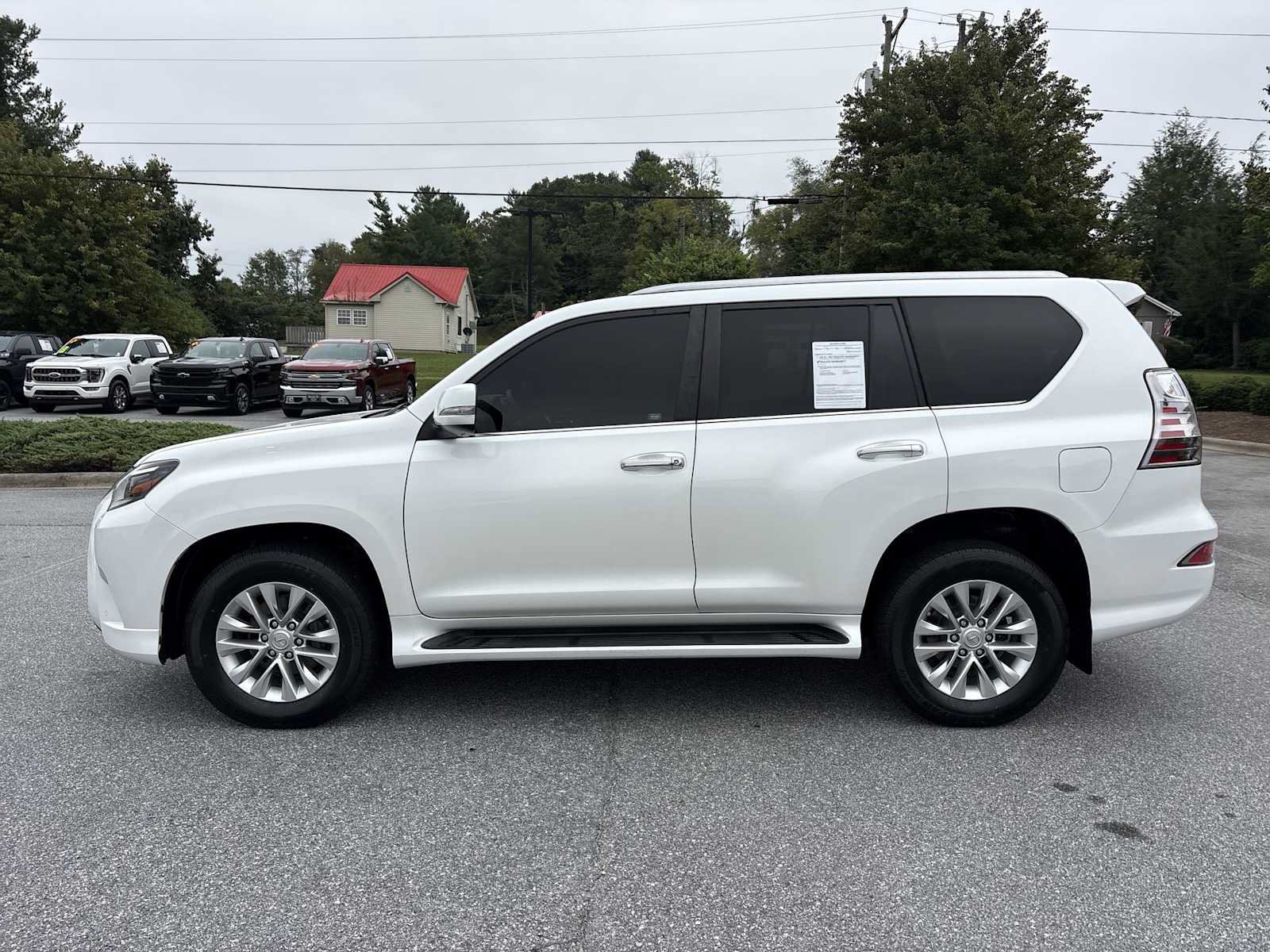 Used 2020 Lexus GX 460 Premium w/ Premium Package AWD/4WD image 9