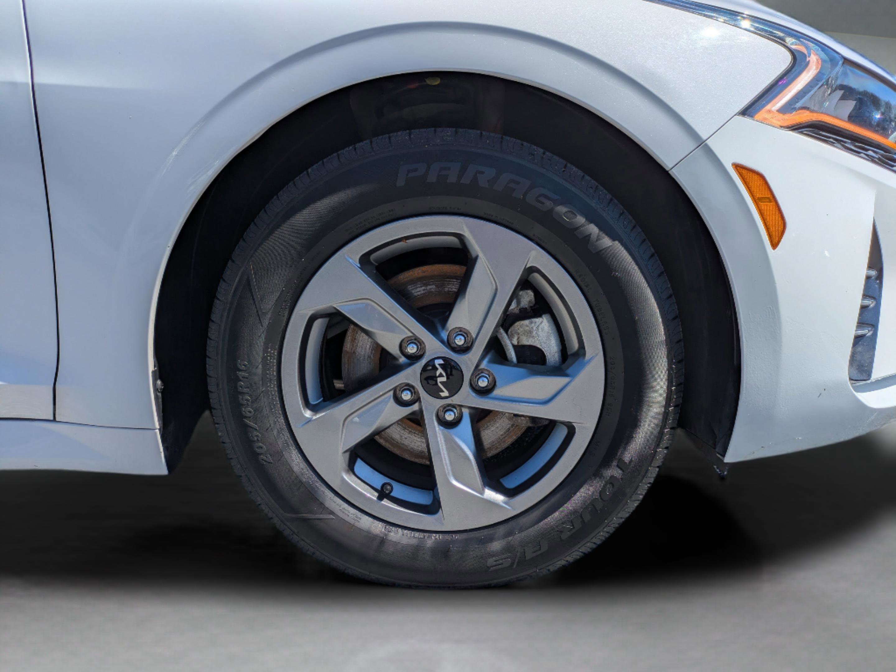 Used 2024 Kia K5 LXS image 11