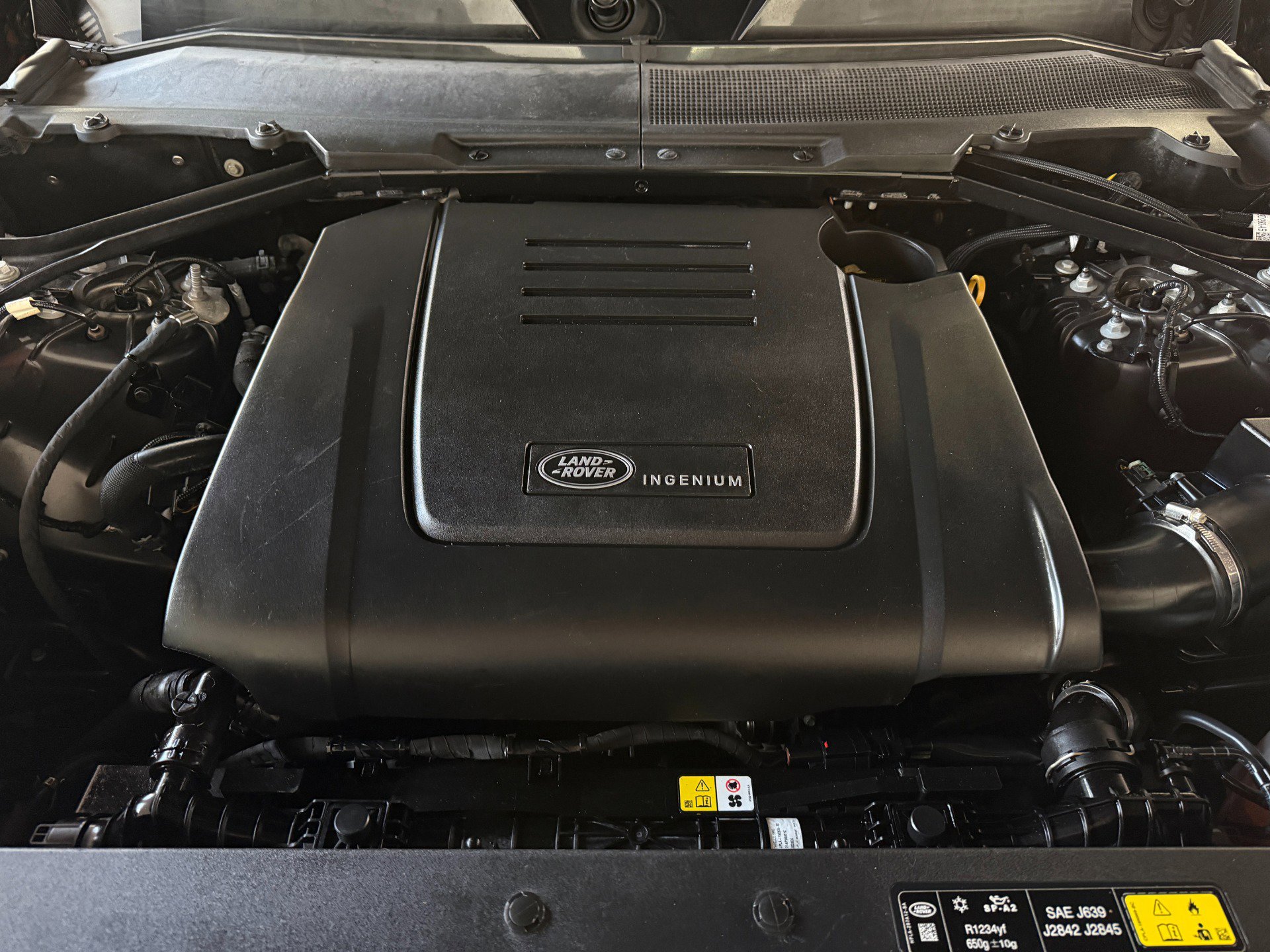 Used 2023 Land Rover Defender 90 S image 36