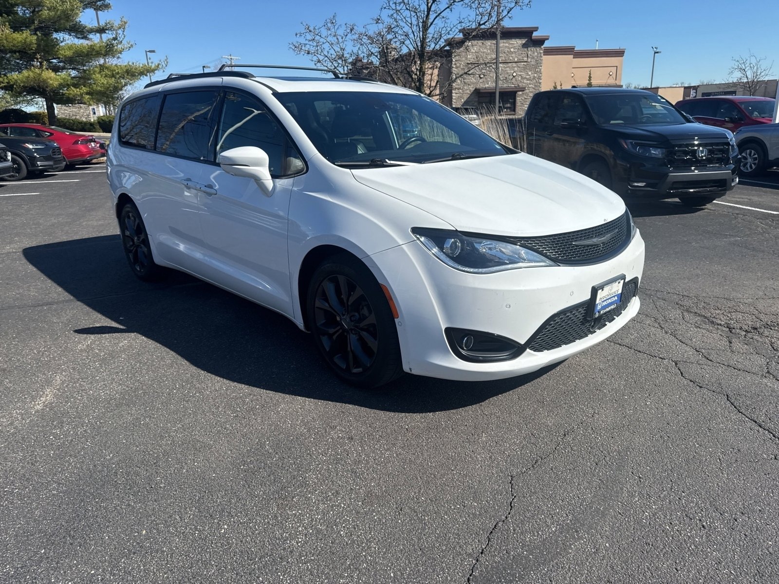 Used 2018 Chrysler Pacifica Limited w/ Advanced Safetytec Group image 12