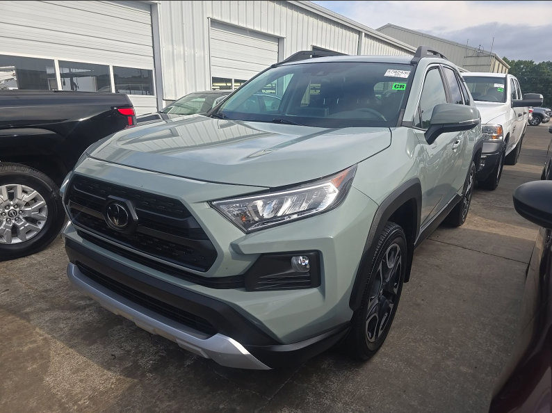 Used 2019 Toyota RAV4 Adventure w/ Cold Weather Package AWD/4WD video 1