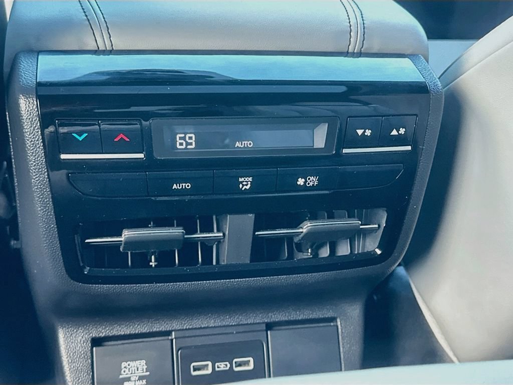 Used 2023 Acura MDX w/ Technology Package FWD image 26