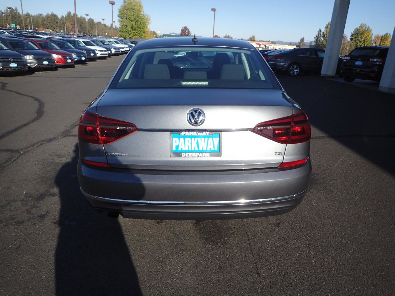 Used 2017 Volkswagen Passat 1.8T S FWD image 4