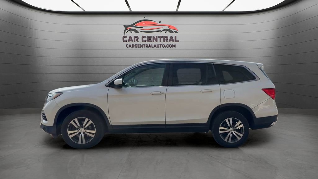 Used 2017 Honda Pilot EX image 2