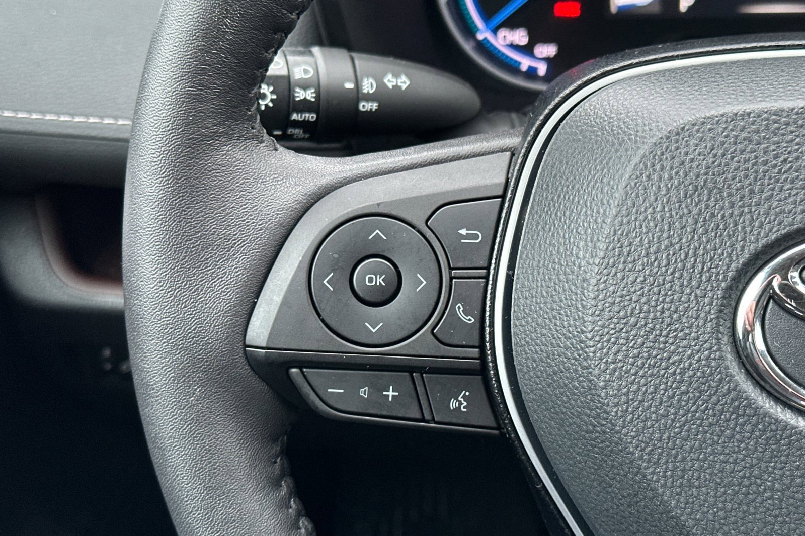 Used 2021 Toyota RAV4 Limited image 27