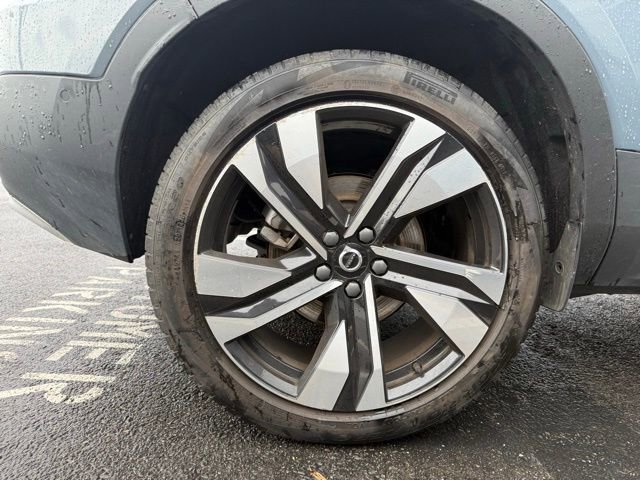 Used 2023 Volvo XC40 B5 Ultimate w/ Protection Package Premier image 5