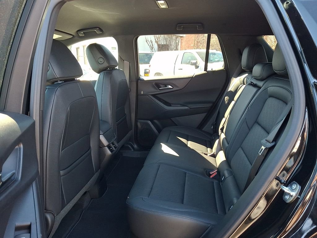 Used 2026 Chevrolet Equinox LT w/ Convenience Package II image 9