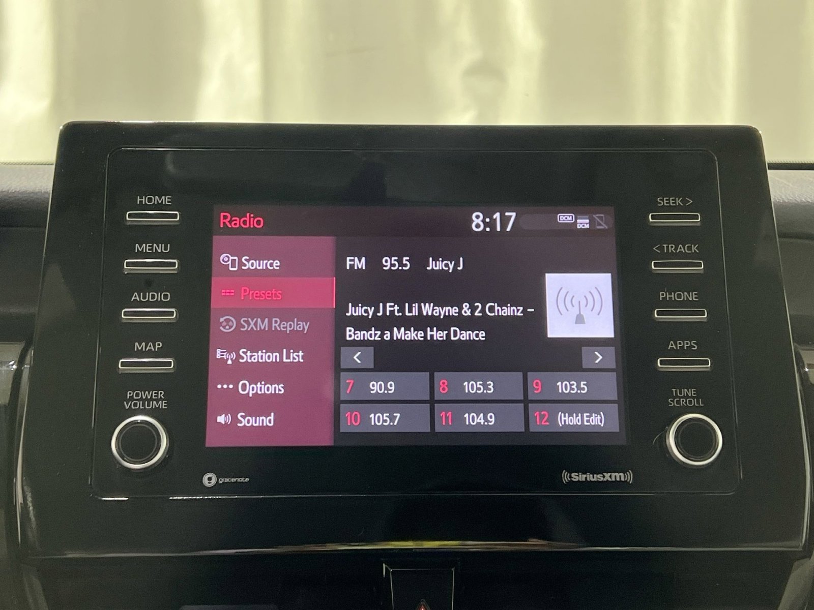 Used 2023 Toyota Camry SE image 18