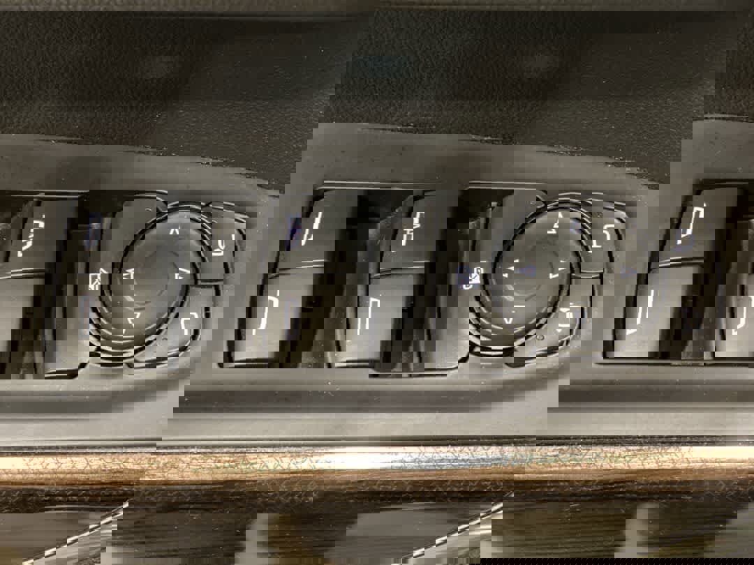 Used 2021 Chevrolet Silverado 1500 LT w/ Z71 Off-Road Package image 16